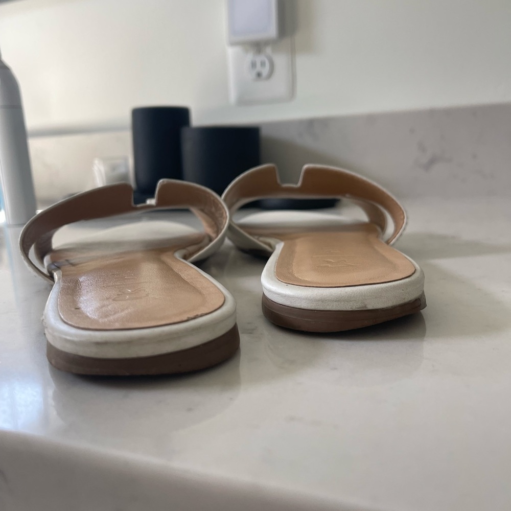 Tuckernuck French Sole White Alibi Sandals - Picture 4 of 5